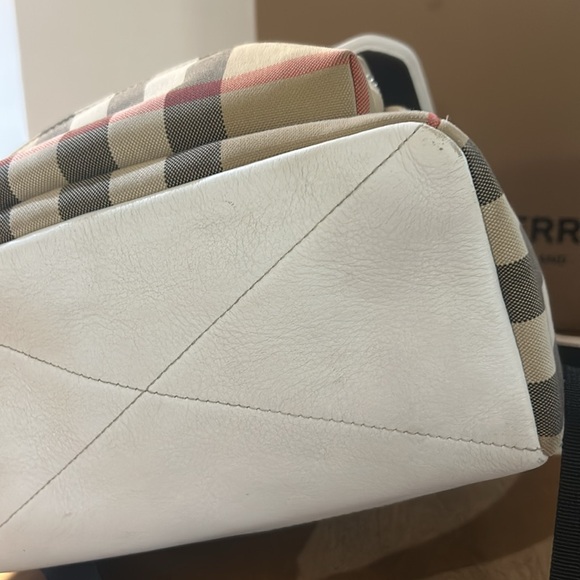 Burberry Dewey Vintage Check Backp - Picture 9 of 14